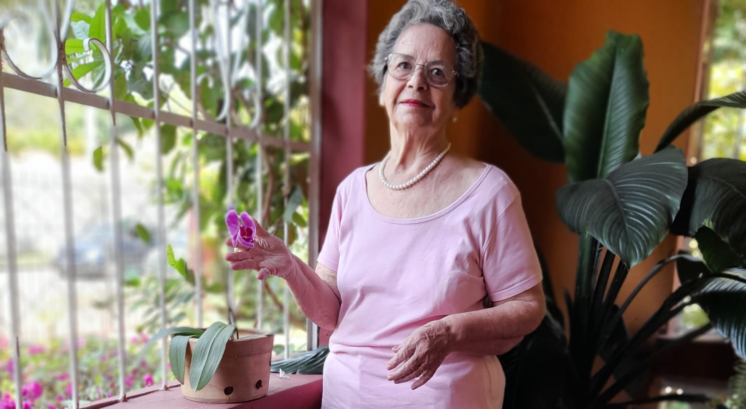 Julia Elena Esquivel De Perez